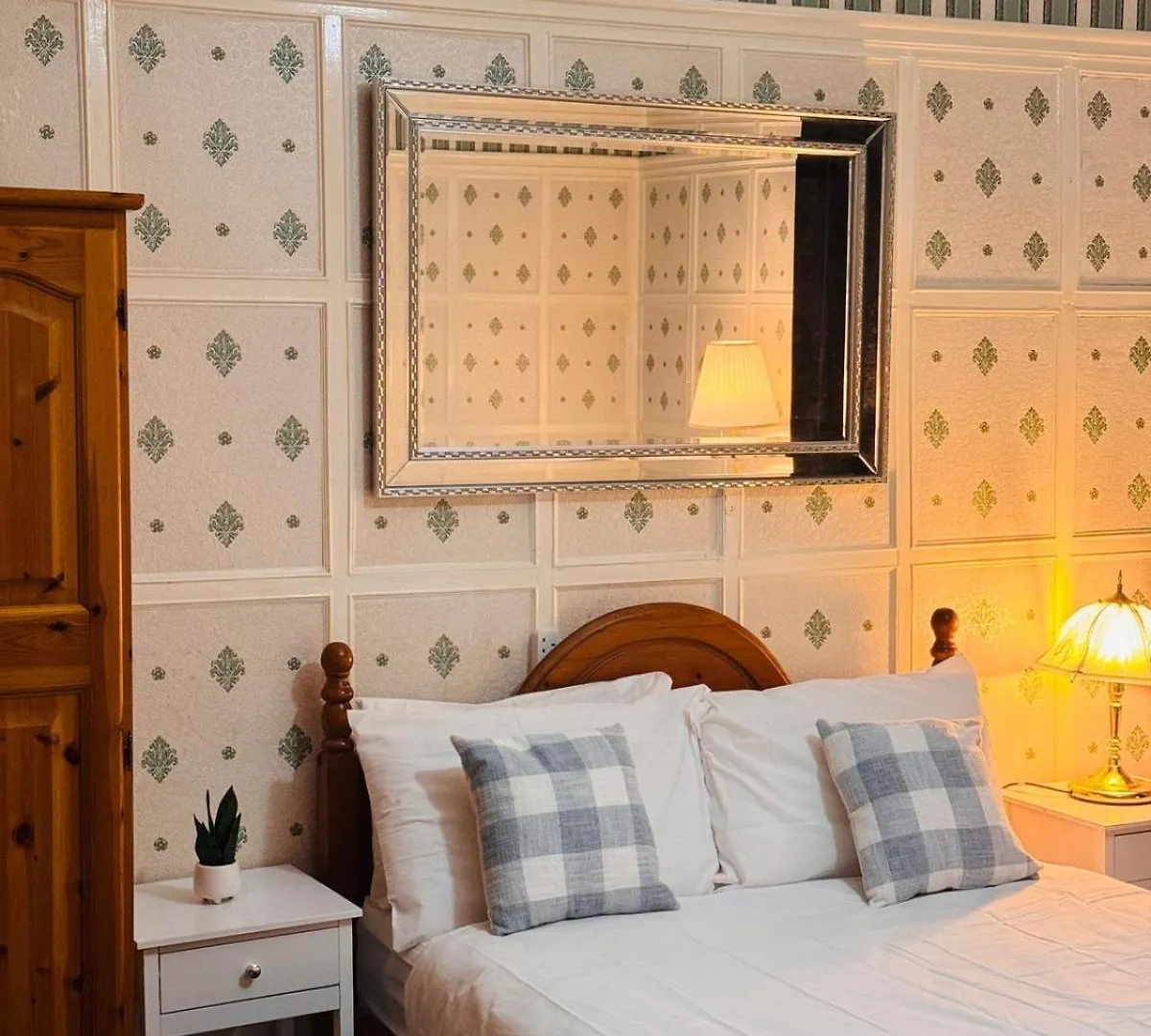 Edinburgh Travel Guest House