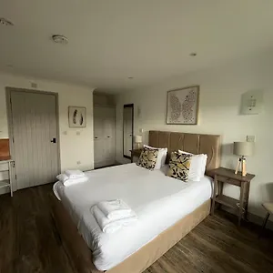  Inn Pine, Country Located In Pegsdon United Kingdom