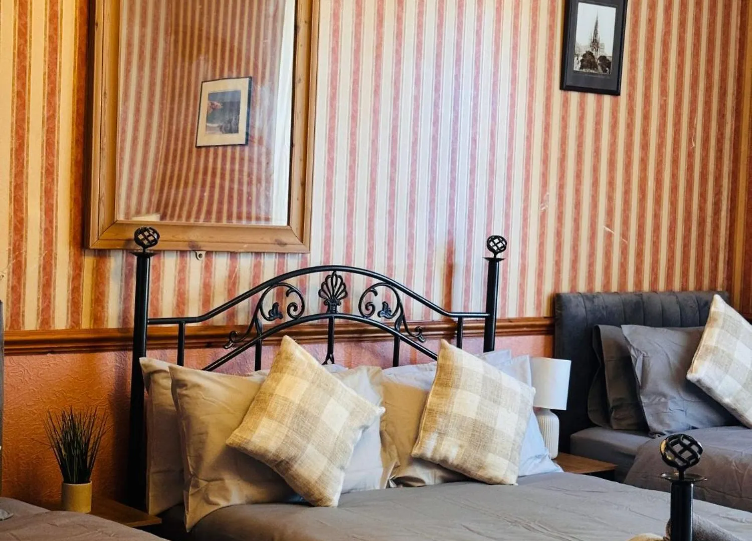 Edinburgh Travel Guest House